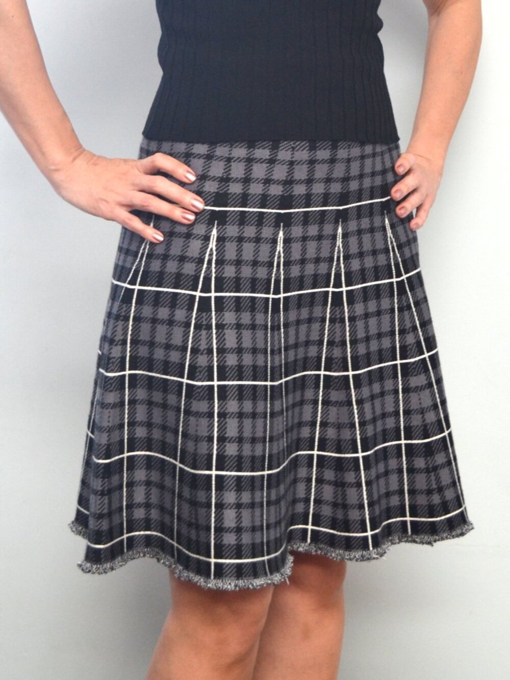 Max Studio Gray & Black Plaid A-Line Skirt | Women’s M/L | Flared Knit Skirt